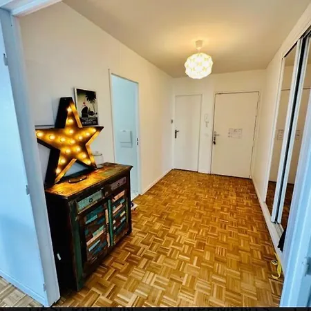 דירה Large Flat With View And Balcony פריז